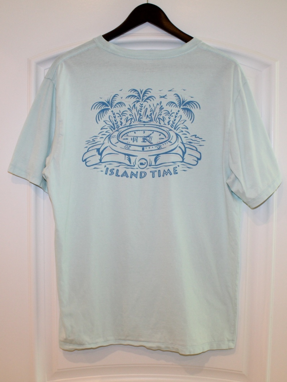 Vineyard Vines “Island Time” T-shirt (men’s L)